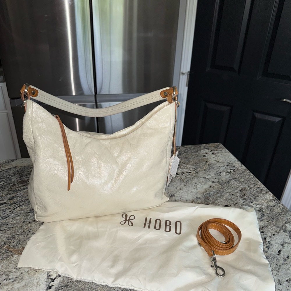 Hobo Cream Leather Shoulder Bag